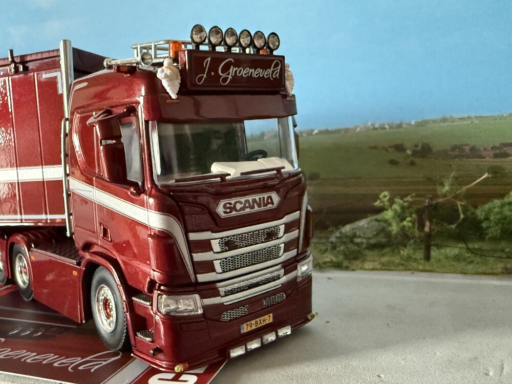 WSI WSI Scania R normal 6x2 sleepas with 3-axle volume trailer J. GROENEVELD TRANSPORT