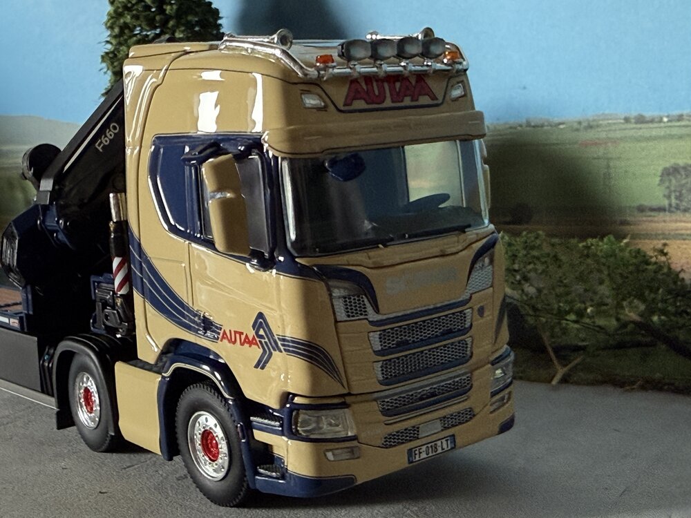 WSI WSI Scania R Highline riged flatbed truck 8x4 with fassi 1100 + jib AUTAA