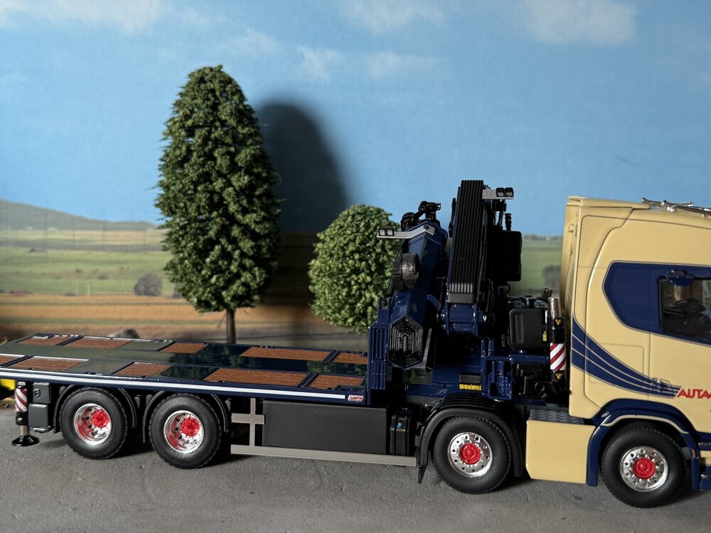 WSI WSI Scania R Highline riged flatbed truck 8x4 with fassi 1100 + jib AUTAA