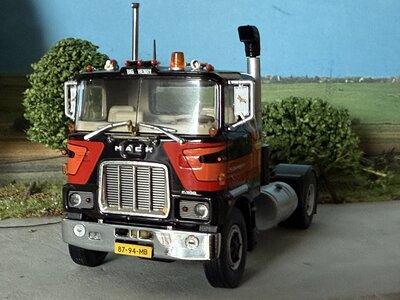 Tekno Tekno Mack F700 4x2 HENK WIJNGAARD