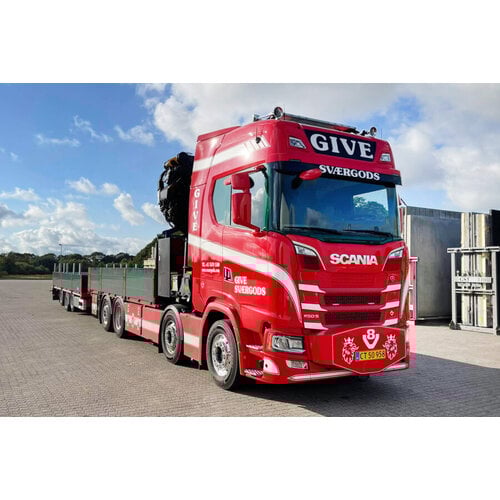 WSI WSI Scania S highline riged flatbed truck 8x2 with 3-axle flatbed trailer + palfinger pk480 tec GIVE