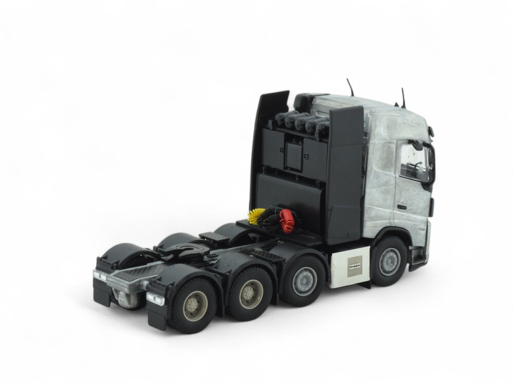 Tekno Tekno Volvo FH05 Globetrotter 8x4 Heavy haulage Tractor Kit