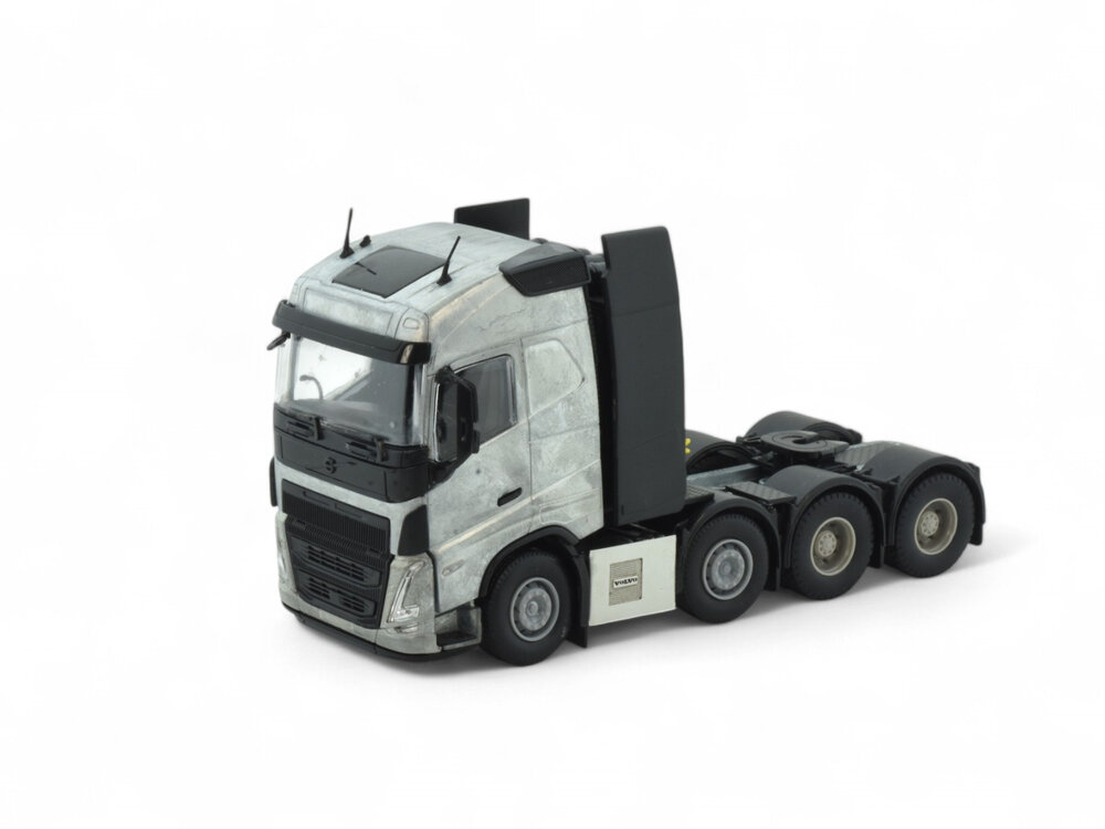 Tekno Tekno Volvo FH05 Globetrotter 8x4 Heavy haulage Tractor Kit