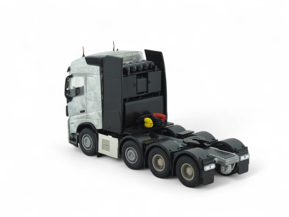 Tekno Tekno Volvo FH05 Globetrotter 8x4 Heavy haulage Tractor Kit