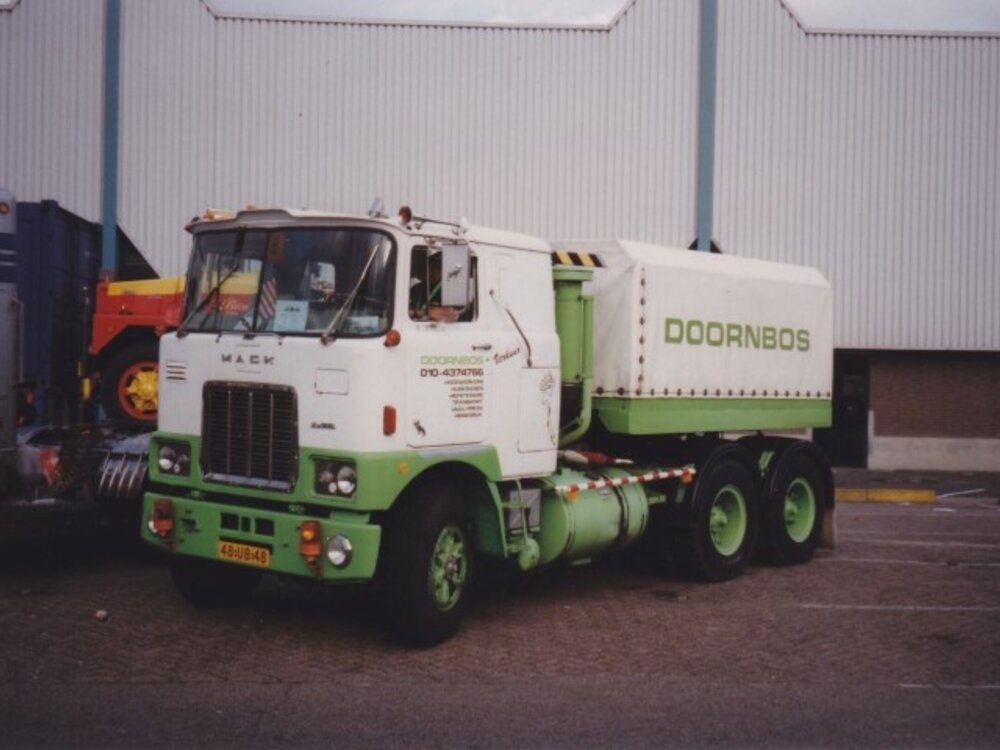 Tekno Tekno Mack F700 met ballastbak DOORNBOS