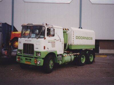 Tekno Tekno Mack F700 met ballastbak DOORNBOS