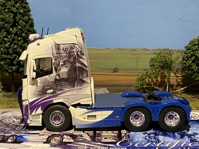 Tekno Tekno Volvo FH04 Globetrotter XL KINGHS TRANSPORT