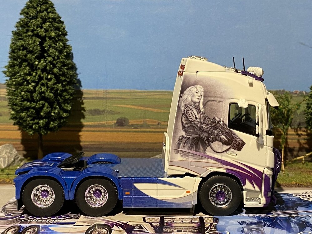 Tekno Tekno Volvo FH04 Globetrotter XL KINGHS TRANSPORT