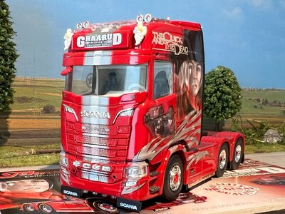 Tekno Tekno Scania Next Gen S-serie Highline 6x2 GRAARUD "The Quick and the dead"