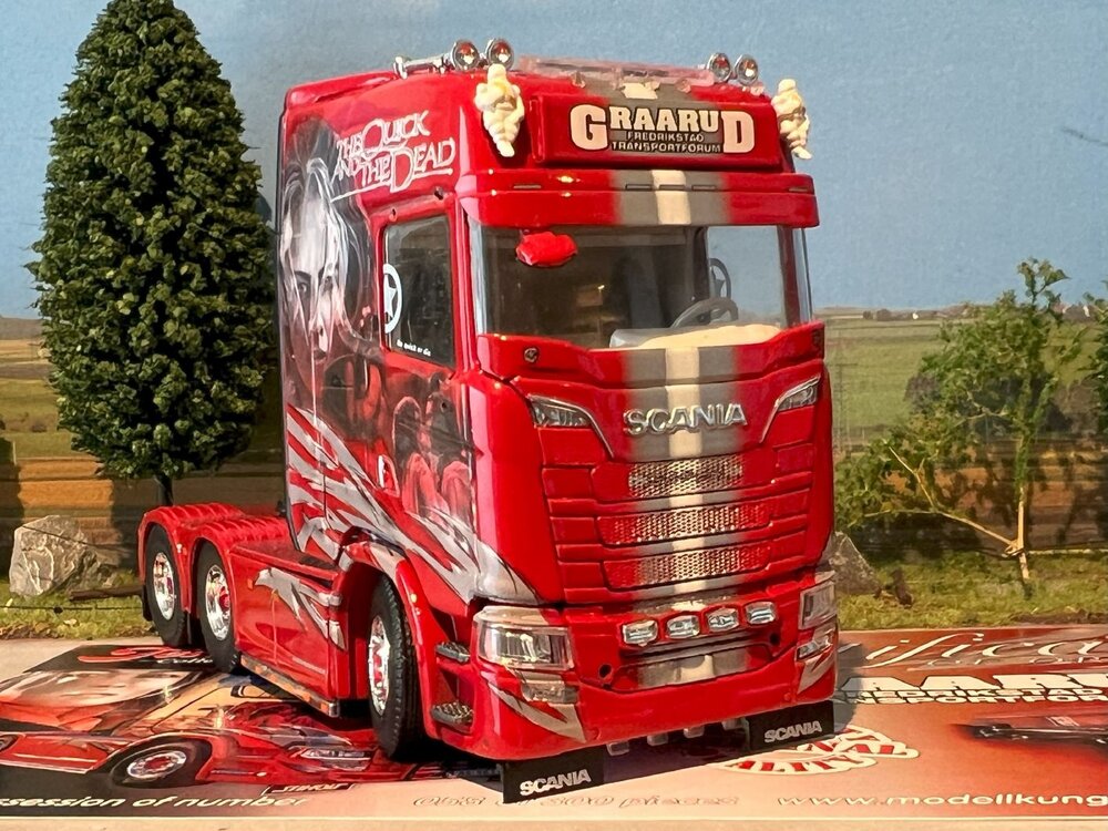 Tekno Tekno Scania Next Gen S-serie Highline 6x2 GRAARUD "The Quick and the dead"