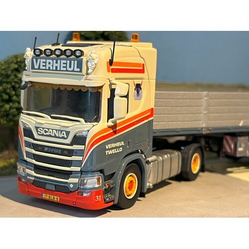 Tekno Tekno Scania Next Gen R-serie Highline with 4-axle brick trailer VERHEUL