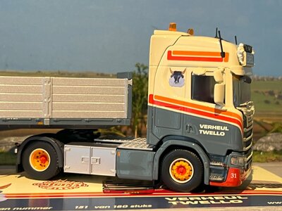 Tekno Tekno Scania Next Gen R-serie Highline with 4-axle brick trailer VERHEUL