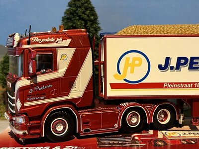 Tekno Tekno Scania Next Gen S580 with Van der Peet potatotrailer incl. load PEETERS