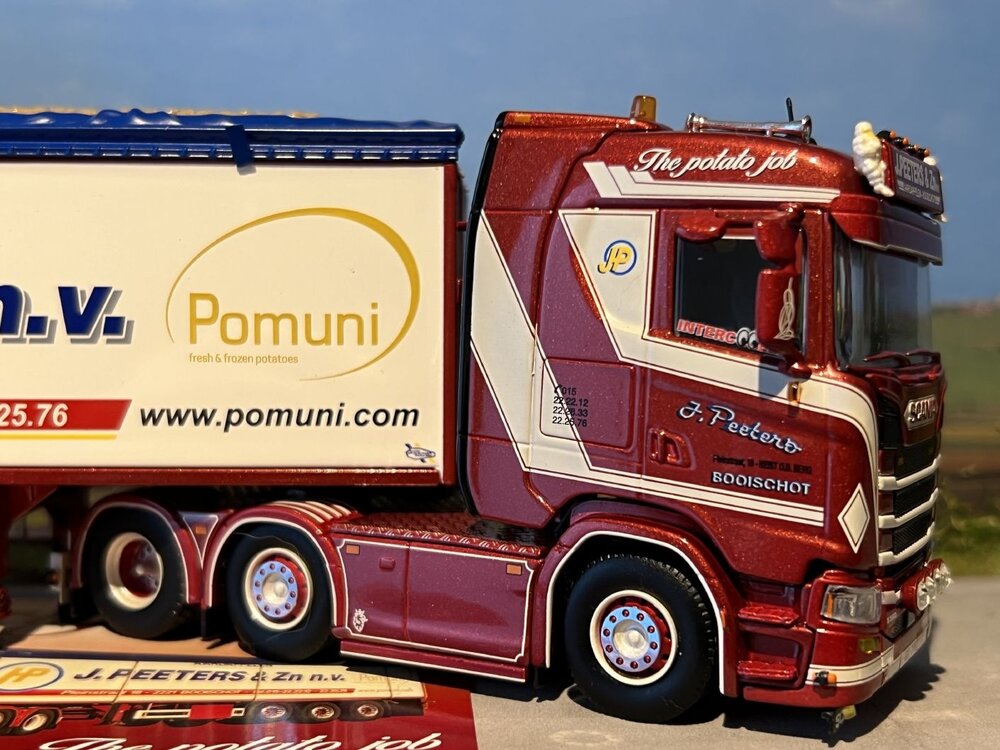 Tekno Tekno Scania Next Gen S580 with Van der Peet potatotrailer incl. load PEETERS