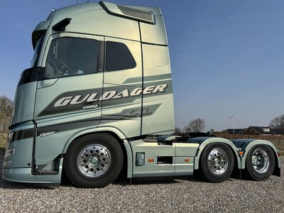 Tekno Tekno Volvo FH Aero XXL 6x2 GULDAGER