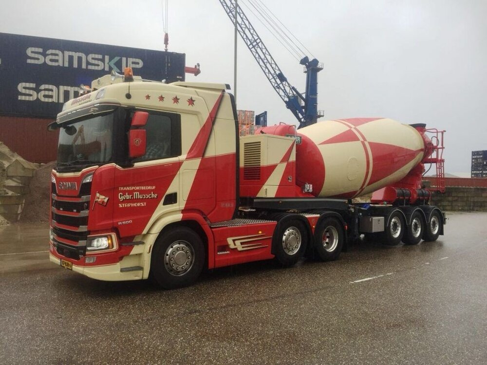 Tekno Tekno Scania NGR met 3-assige betonmixer MUSSCHE TRANSPORT