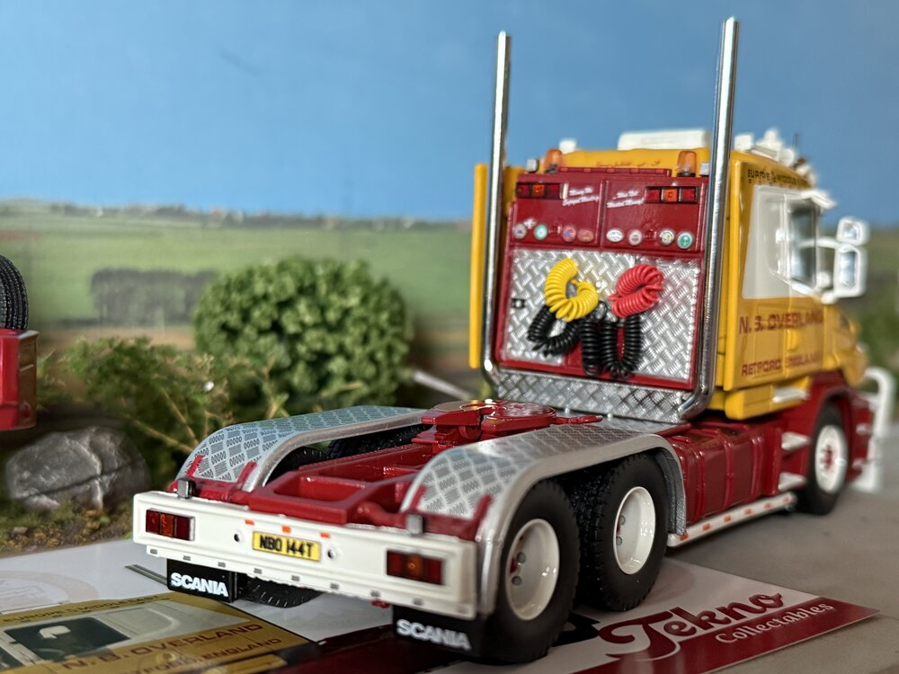 Tekno Tekno Scania 4-serie Torpedo with 3-axle lowloader OVERLAND