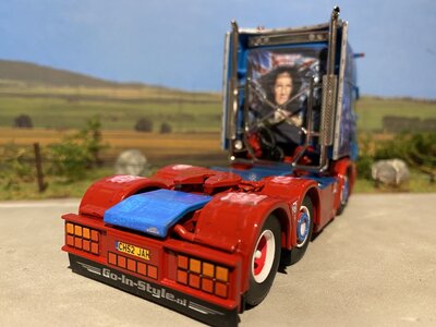 Tekno Tekno Scania 4-serie Topline 6x2 GARDNER E.W. "Naughty Boys"