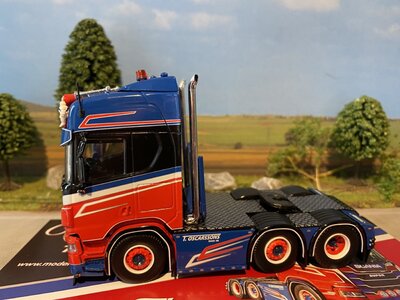 Tekno Tekno Scania Next Gen R-serie Highline 6x2 T. OSCARSSONS
