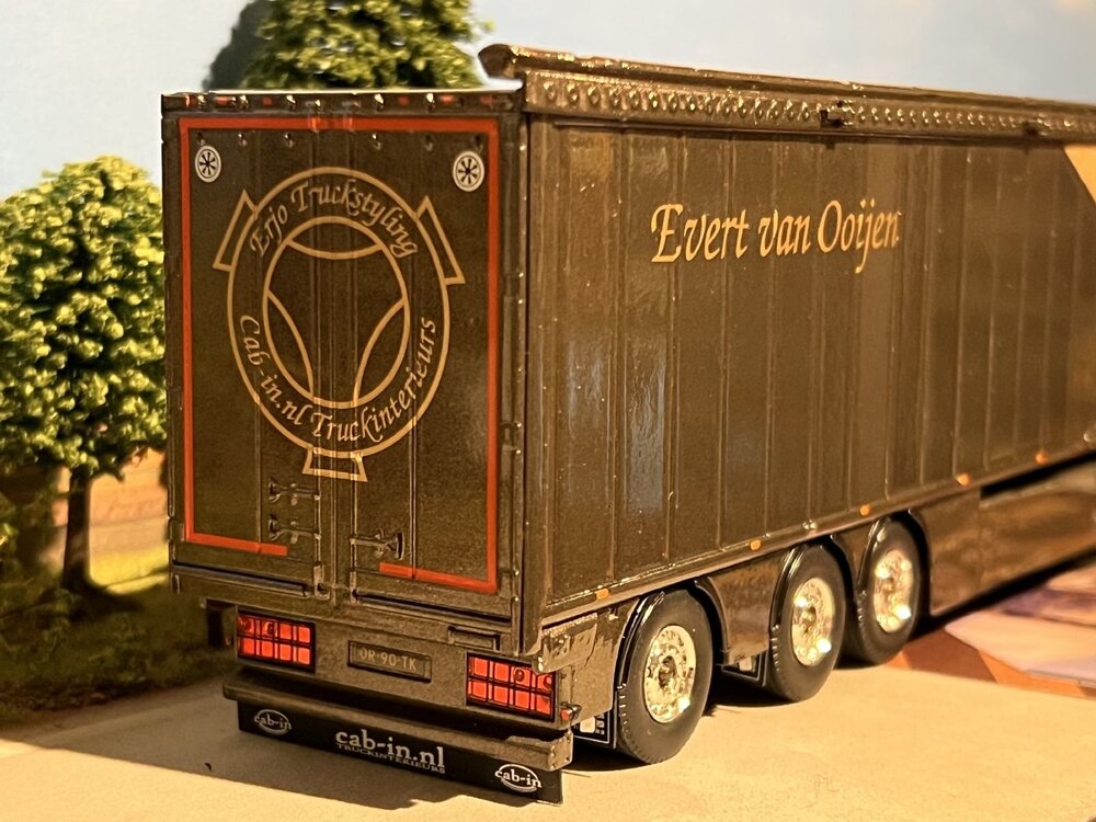 Tekno Tekno Scania Next Gen S650 6x2 with cargo floor trailer EVERT VAN OOIJEN