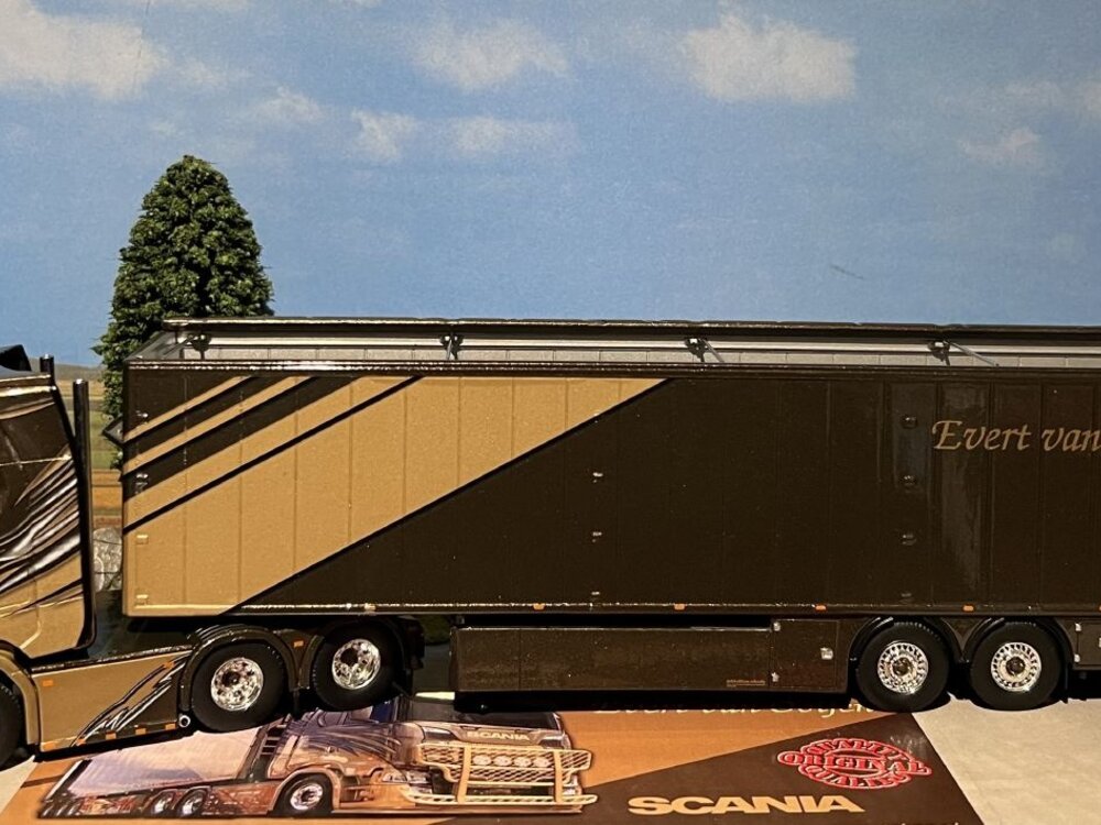 Tekno Tekno Scania Next Gen S650 6x2 sleepas met Walking floor oplegger EVERT VAN OOIJEN