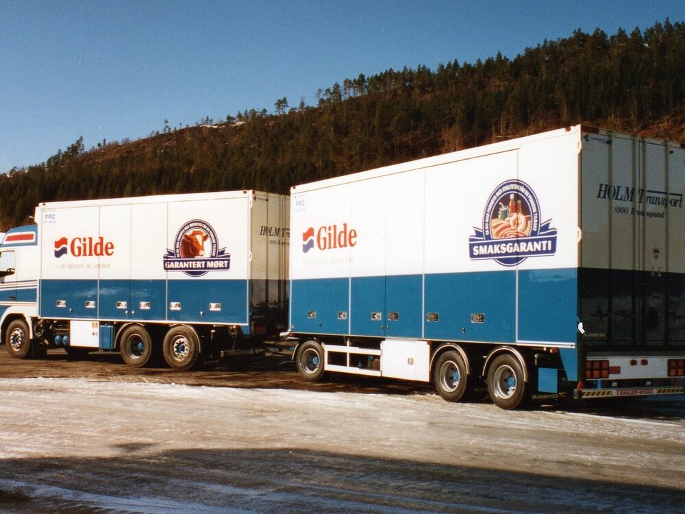 Tekno Tekno Volvo FH16 Globetrotter Norwegian combination HOLM