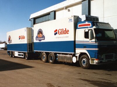 Tekno Tekno Volvo FH16 Globetrotter Norwegian combination HOLM