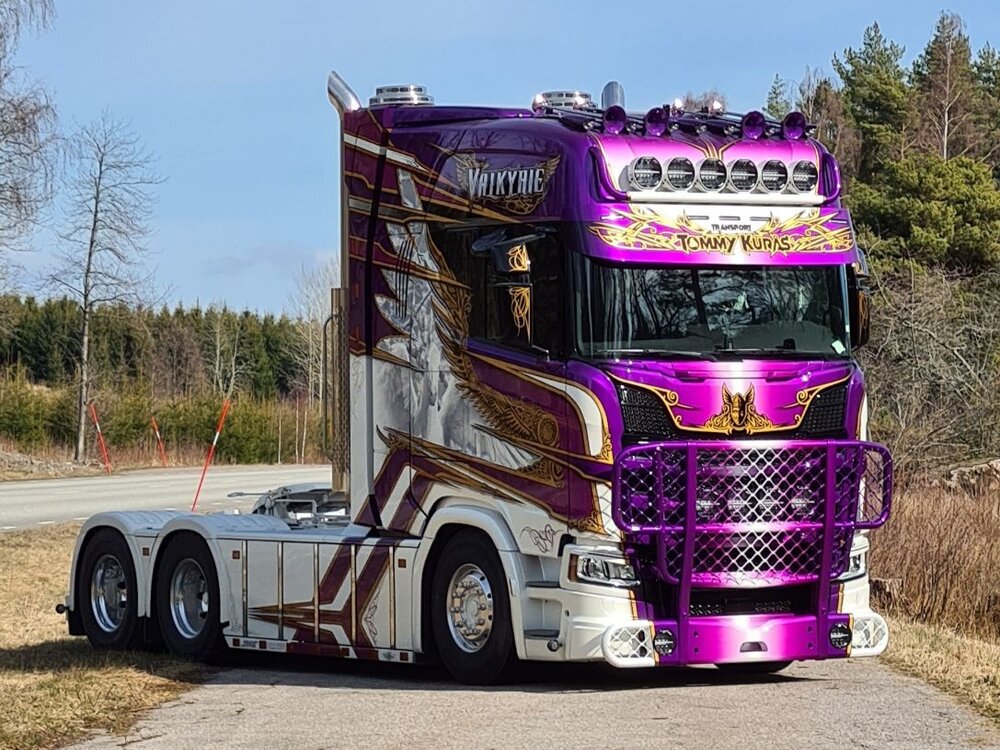 Tekno Tekno Scania NGS Highline 6x2 sleepas trekker TOMMY KURAS "Valkyrie"