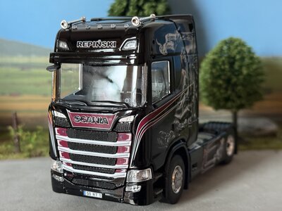 Tekno Tekno Scania Next Gen S450 4x2 REPINSKI "GAME OVER"