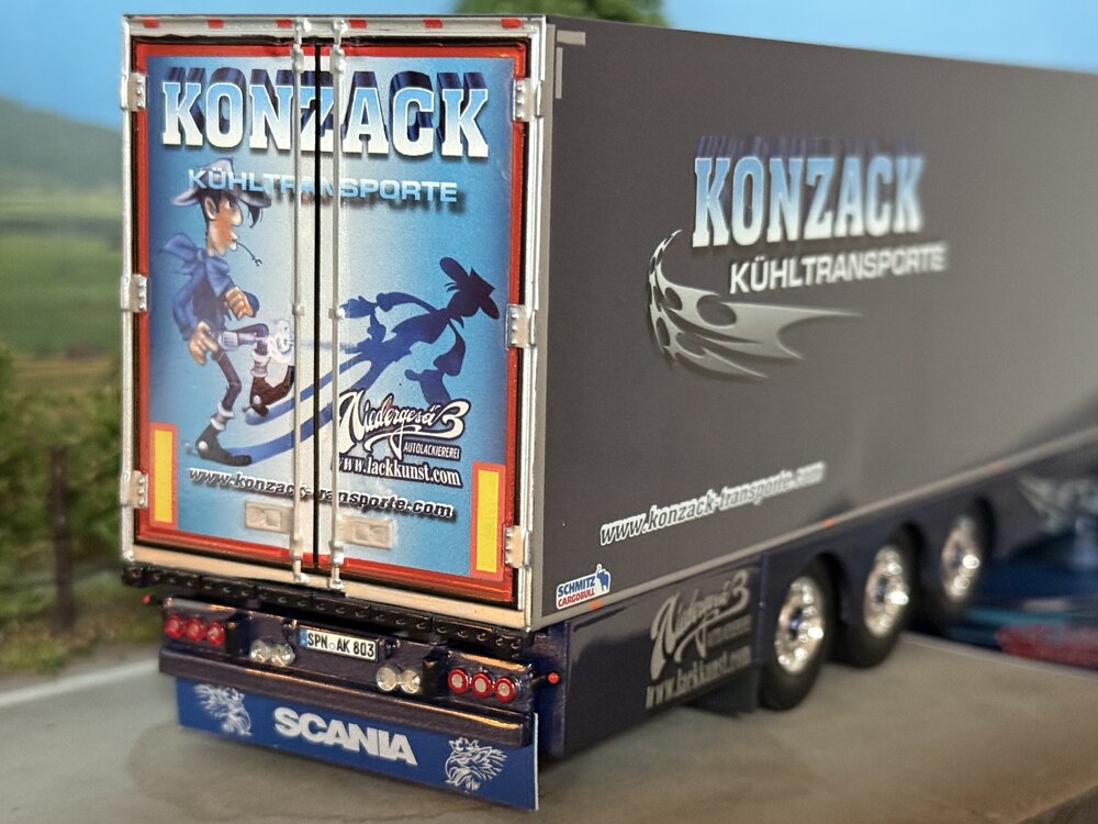 Tekno Tekno Scania R Topline 6x2 met 3-as koeloplegger KONZACK