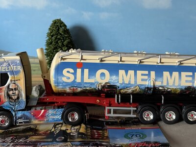 Tekno Tekno Scania Next Gen S Highline with 3-axle short silo trailer MELMER
