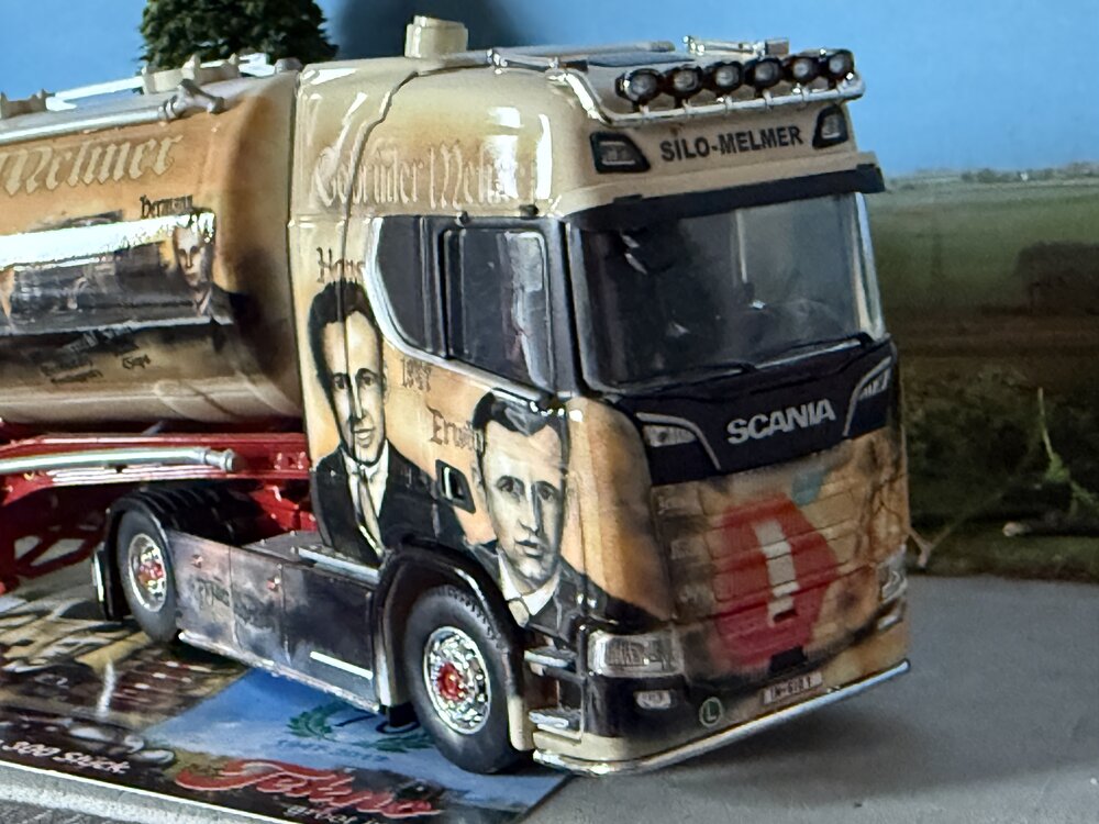 Tekno Tekno Scania Next Gen S Highline met 3-as ingekorte Silo oplegger MELMER