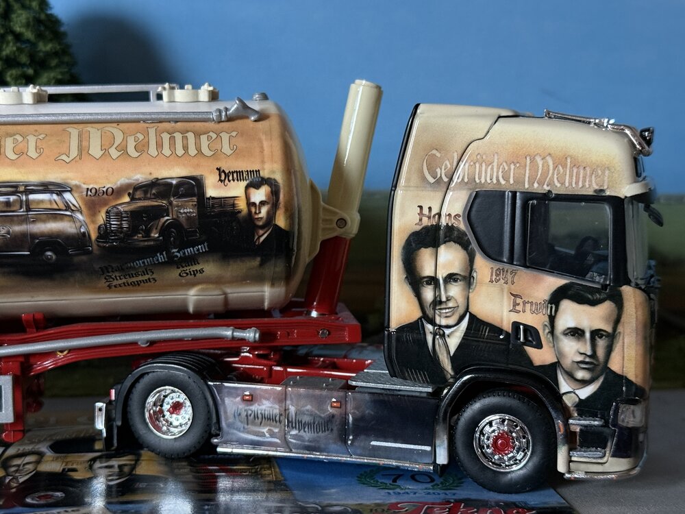 Tekno Tekno Scania Next Gen S Highline met 3-as ingekorte Silo oplegger MELMER