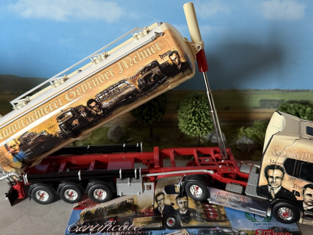 Tekno Tekno Scania Next Gen S Highline met 3-as ingekorte Silo oplegger MELMER