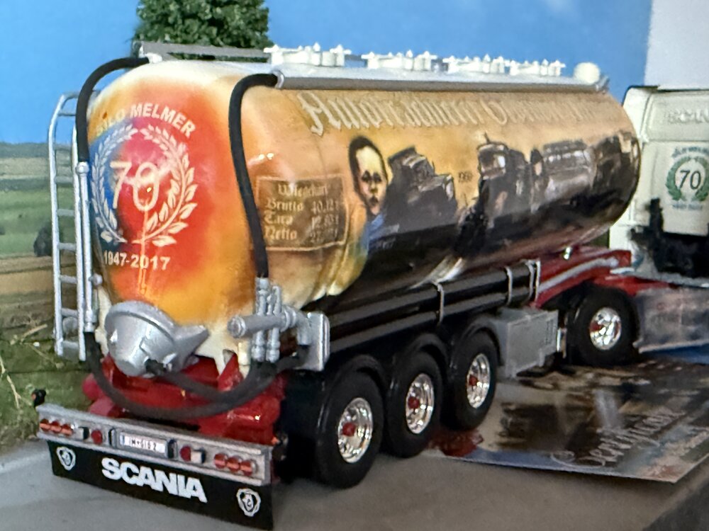 Tekno Tekno Scania Next Gen S Highline met 3-as ingekorte Silo oplegger MELMER