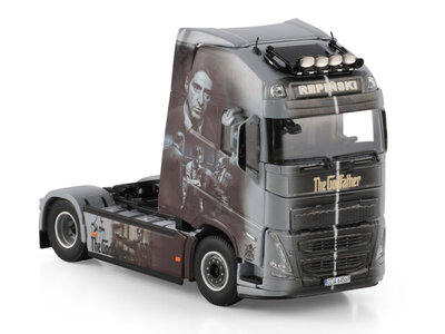 WSI WSI Volvo FH5 Globetrotter XL 4x2 REPINSKI GODFATHER
