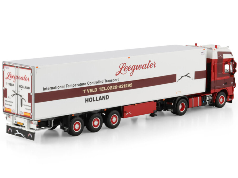 WSI WSI DAF XF 105 Super Space Cab 4x2 met 3-assige koeloplegger LEEGWATER