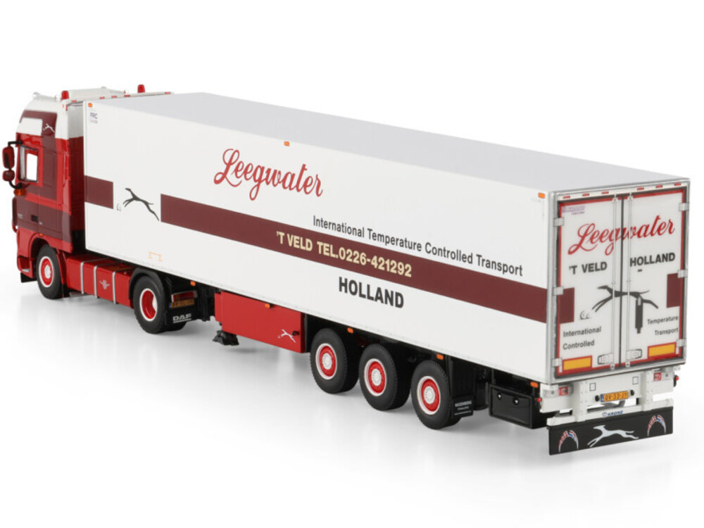 WSI WSI DAF XF 105 Super Space Cab 4x2 met 3-assige koeloplegger LEEGWATER