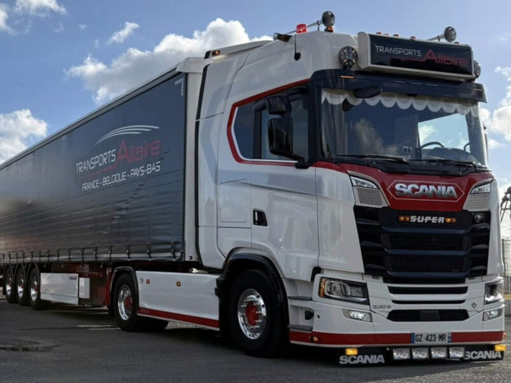 WSI WSI Scania S Highline 4x2 with 3-axle curtainside trailer TRANSPORTS ALLAIRE