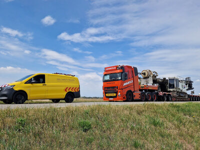 WSI WSI Volvo FH5 Globetrotter XL 8x4 with 5-axle lowloader + 2-axle dolly MARTLE