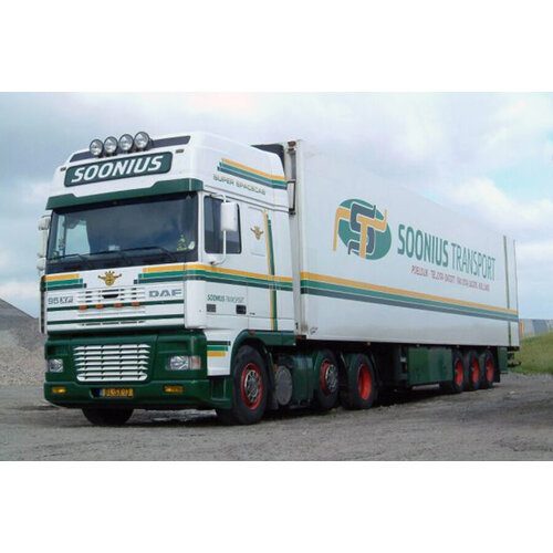 WSI WSI DAF XF95 Super Space cab  6x2 with 3-axle reefer trailer SOONIUS