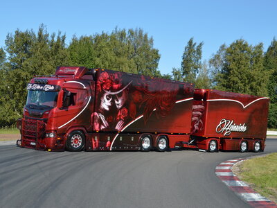 Tekno Tekno Scania Next Gen R riged truck whit 3-axle trailer HEINRICHS