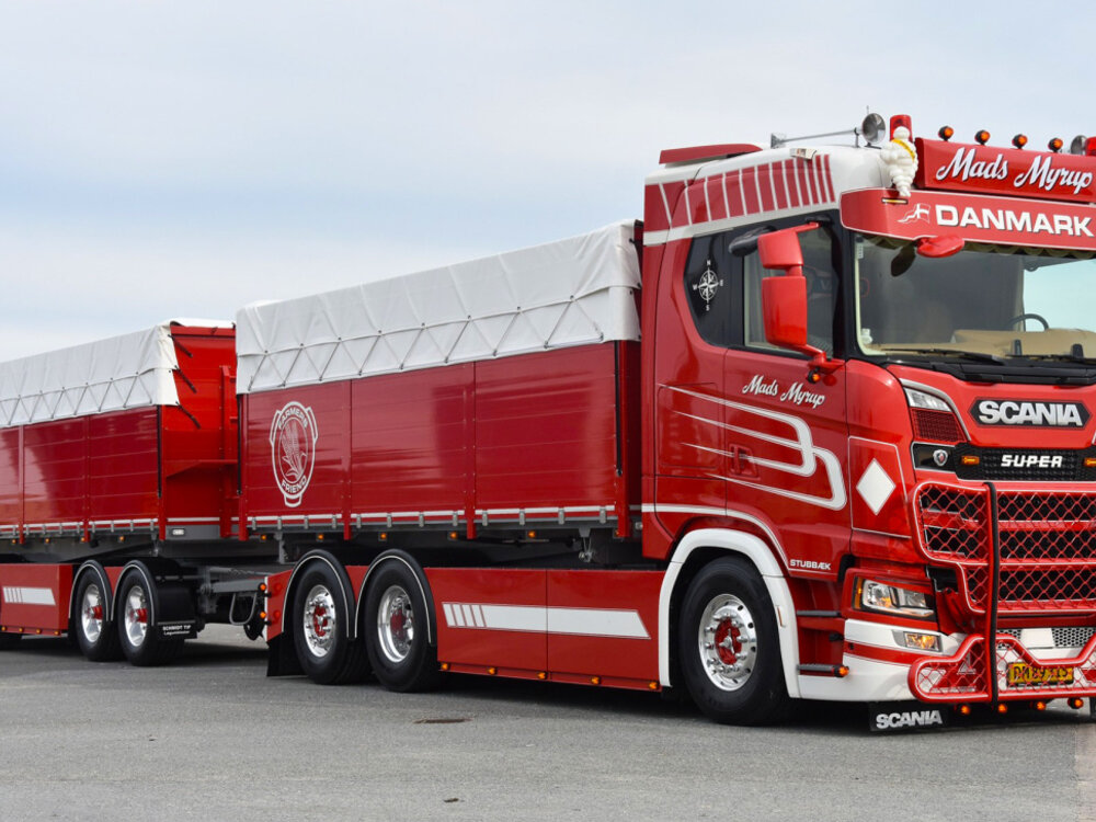 IMC IMC Scania S Highline 6x2 with 2-axle trailer and 2-axle dolly MADS MYRUP