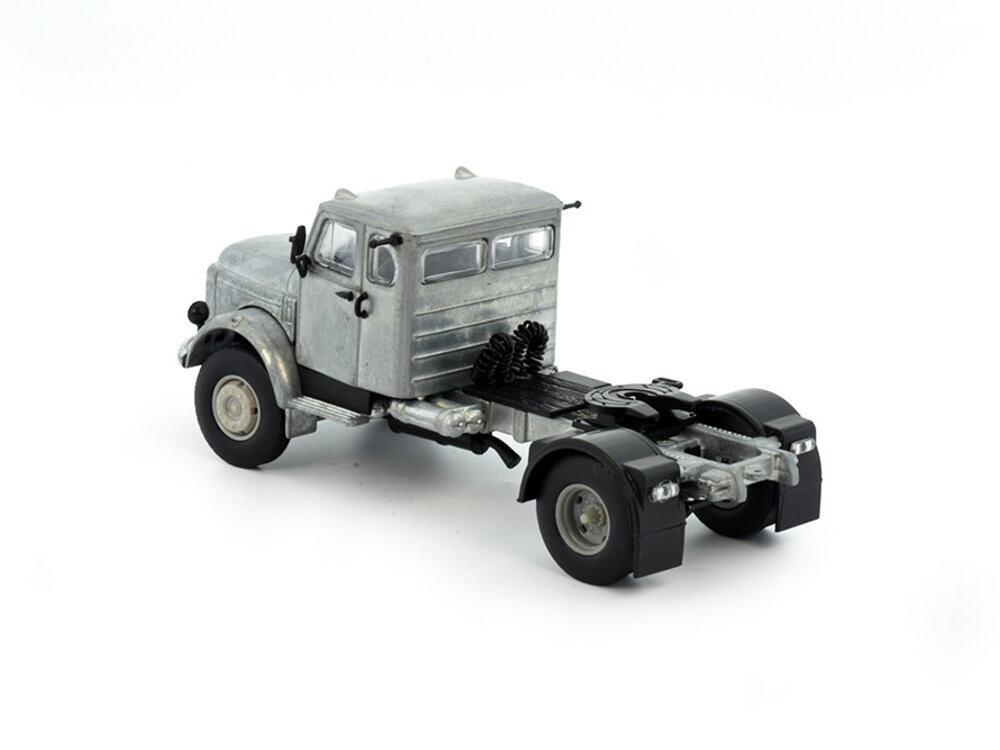 Tekno Tekno Volvo L495/ N88 sleep cabin 4x2 Tractor Kit