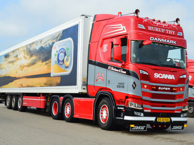 WSI WSI Scania R Highline 6x2 with 3-axle reefer trailer N.C. CHRISTENSEN & SONNER