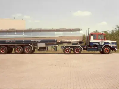 Tekno Tekno Scania T42 Torpedo with 3-axle tanktrailer A V.D. WOUW