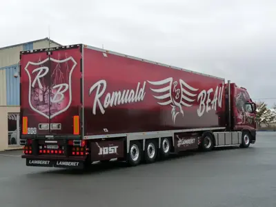 Tekno Tekno Volvo FH03 Globetrotter XL met 3-assige koeloplegger BEAU - LA FAUCHEUSE