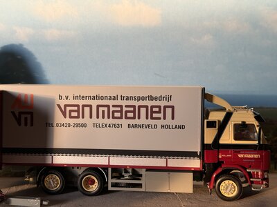 WSI WSI Scania 113M motorwagen met 2-as aanhanger VAN MAANEN