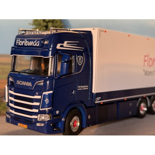 WSI WSI Scania S Highline riged reefer truck 6x2 with 2-axle reefer trailer FLORIBUNDA