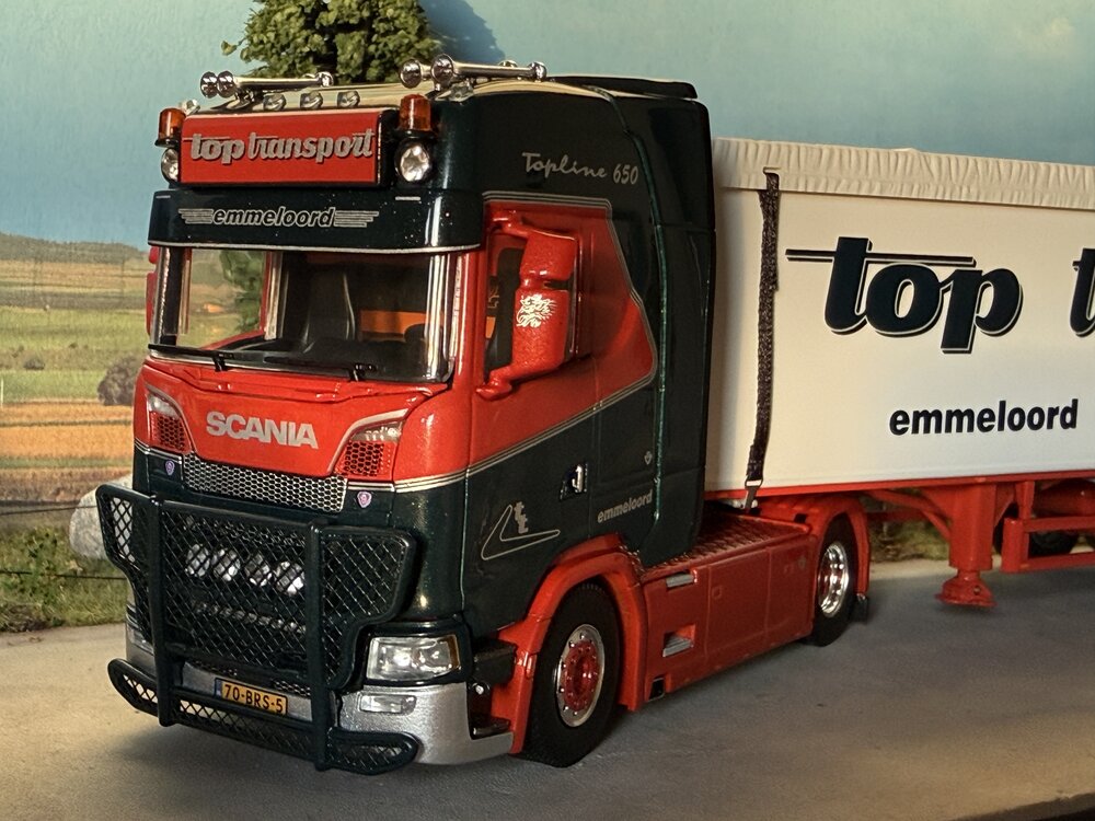 WSI WSI Scania S Highline 4x2 + 3-axle belt trailer TOP TRANSPORT